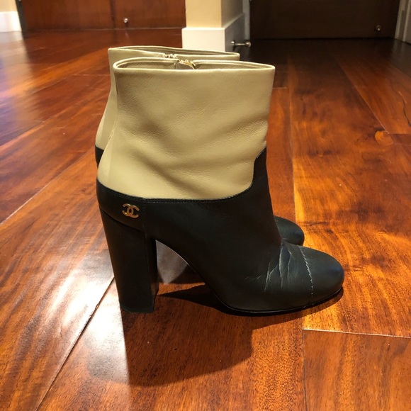 Chanel black/beige short boot size 40 - Picture 1 of 8